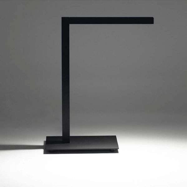 Liwi LED Tischleuchte mit asymmetrischem Lichtwurf im Designshop Lichtraum24.de kaufen