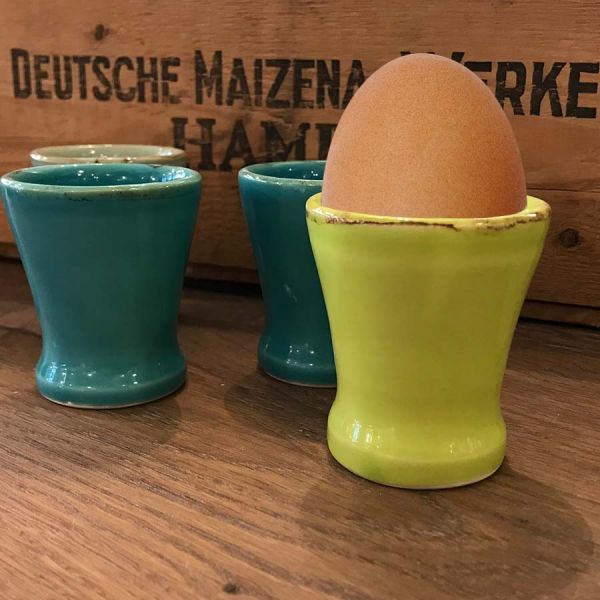 Italienische Keramik aus Umbrien, Eierbecher in 3 Farben im Designshop Lichtraum24.de kaufen