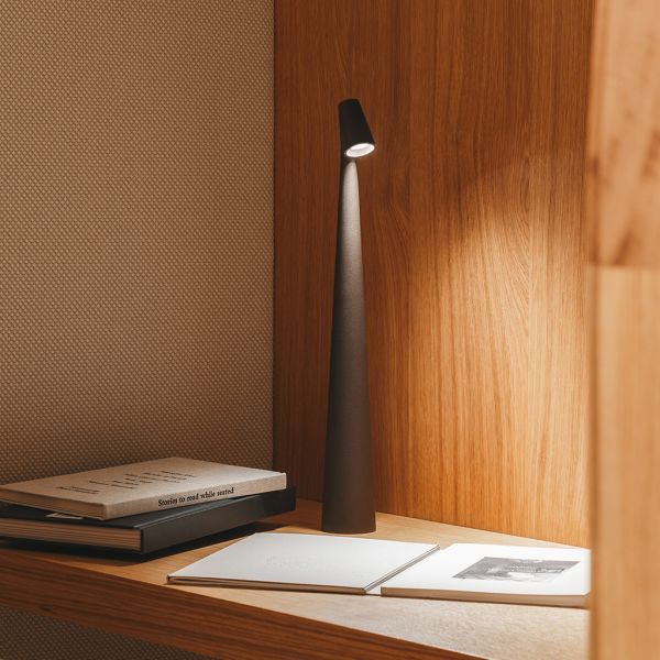 Viba Africa - Portable Akkuleuchte für vielseitige Beleuchtung im Design-Shop Lichtraum24.de kaufen