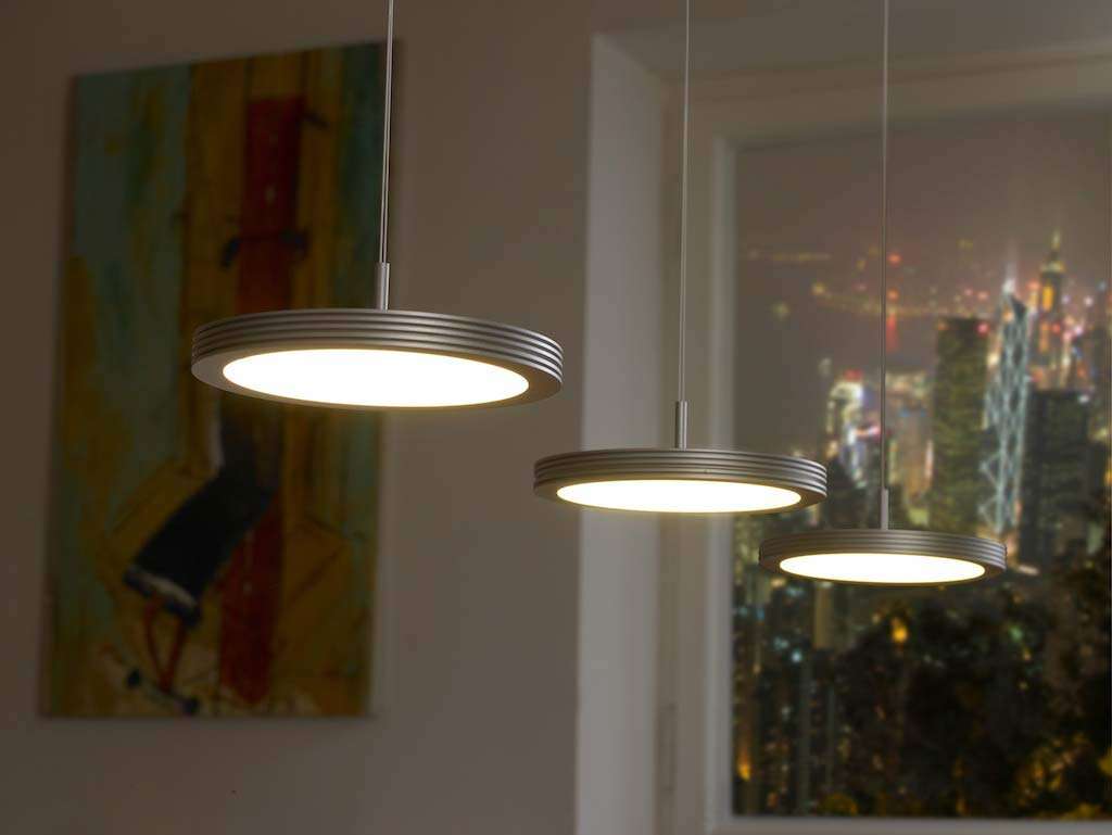 Filigrane LED Pendelleuchte FLY von USUS | Lichtraum24