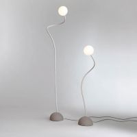 Karman Moony Stehleuchte für Außen bei Lichtraum24.de entdecken Karman Moony Stehleuchte für Außen bei Lichtraum24.de entdecken